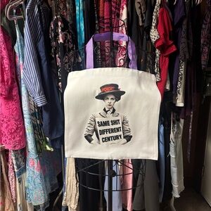 Stylish White Tote Bag with Graphic Print